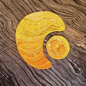 Soleluna I e II, 2023, Pasta vitrea, vetro e oro su aerolam, 70x2cm